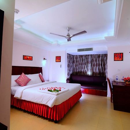Sps Kings Way Hotel Thiruvananthapuram Екстериор снимка