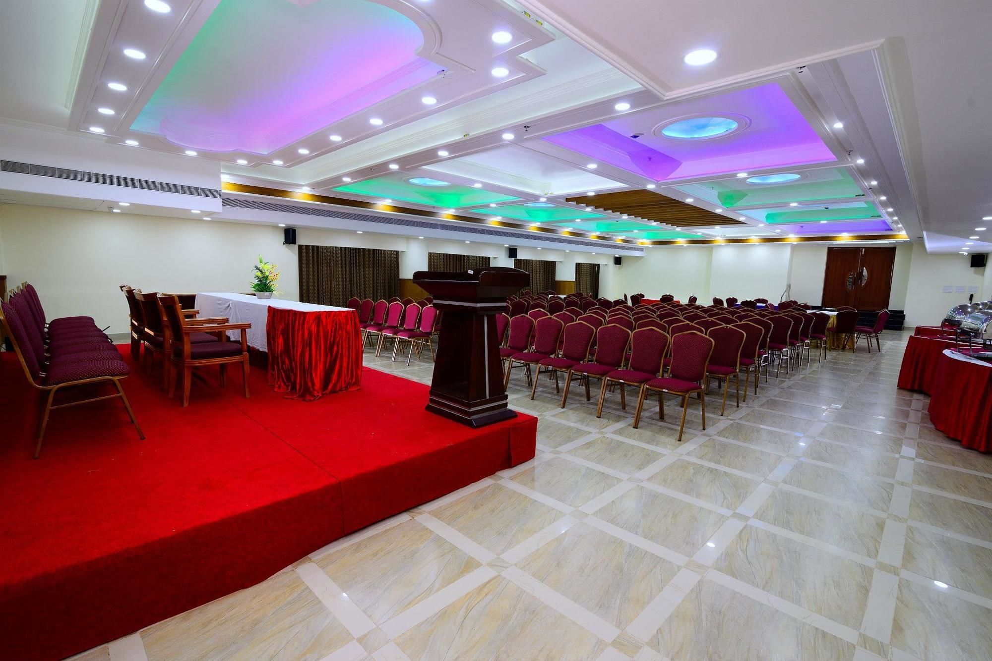 Sps Kings Way Hotel Thiruvananthapuram Екстериор снимка